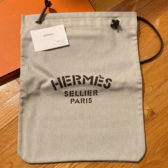 Hermes Paris Aline grooming bag - Picture 1 of 10